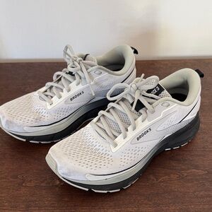 Brooks Trace Running Shoes in Light Gray and Black